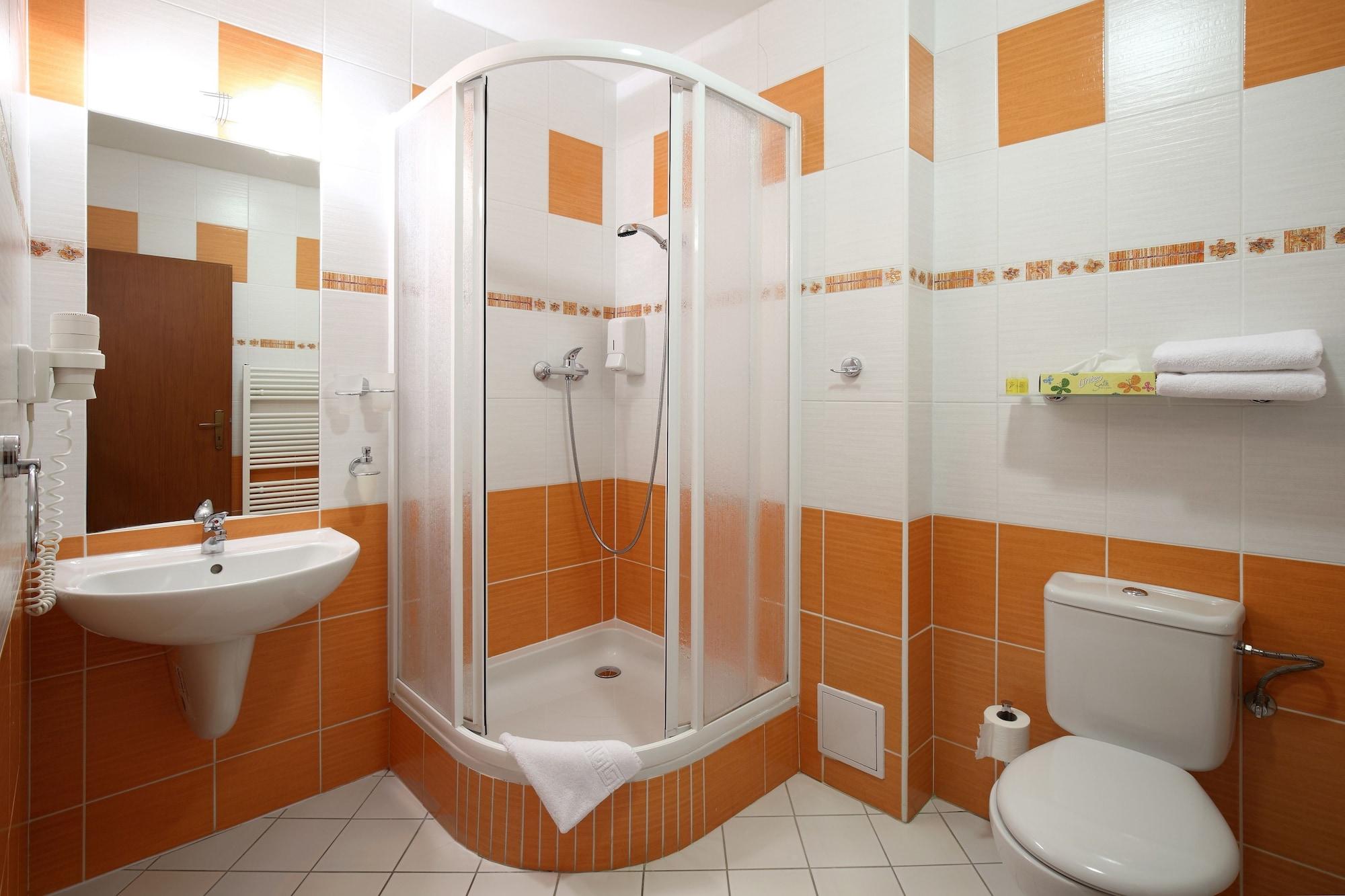 Hotel Palace Plzeň Kültér fotó