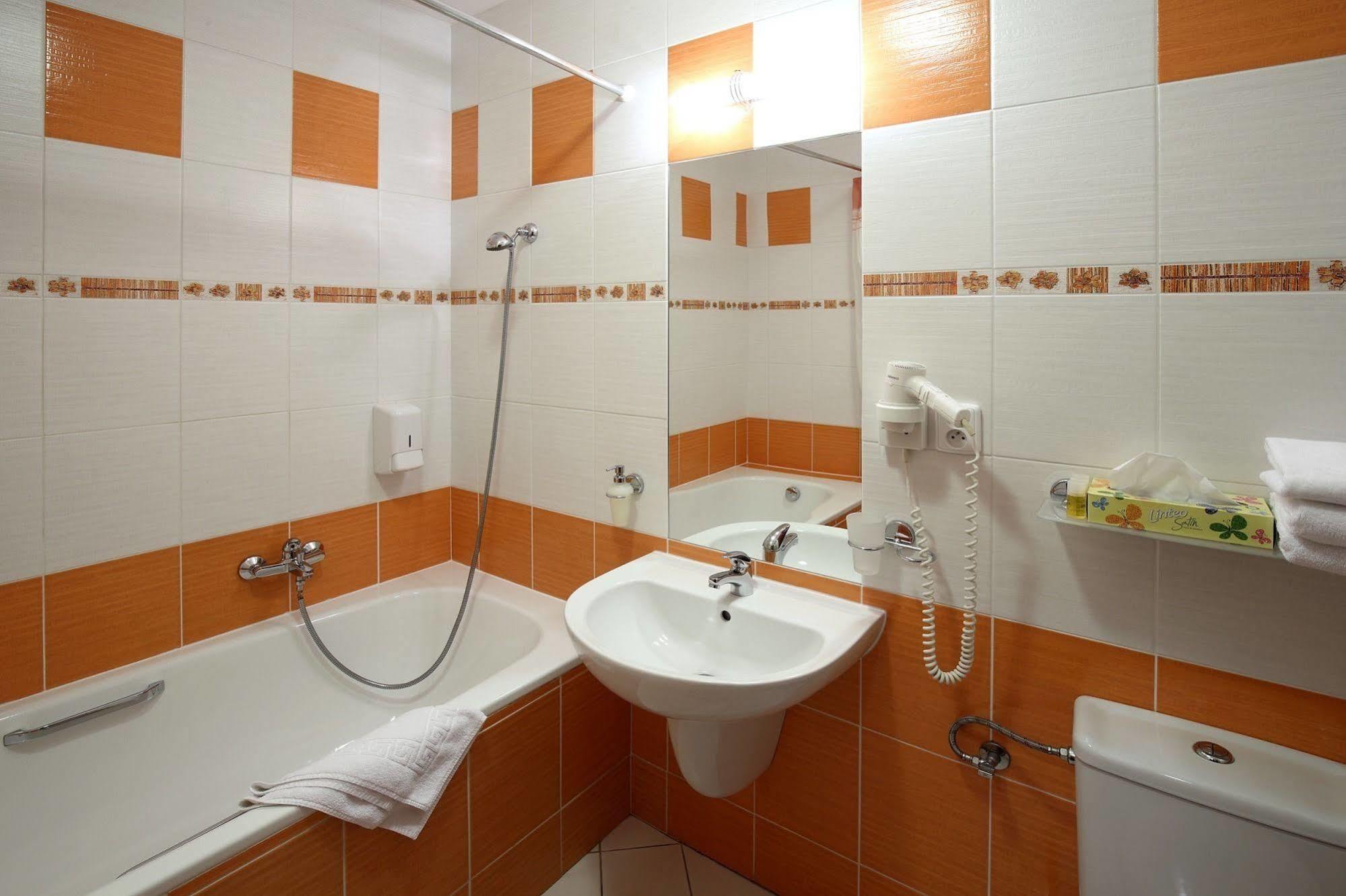 Hotel Palace Plzeň Kültér fotó